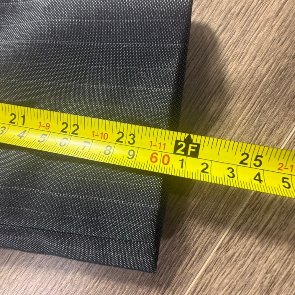 Tahari Women's PinStripe Pantsuit Workwear Gray Sheen Size 8 Office Preppy - Picture 9 of 16